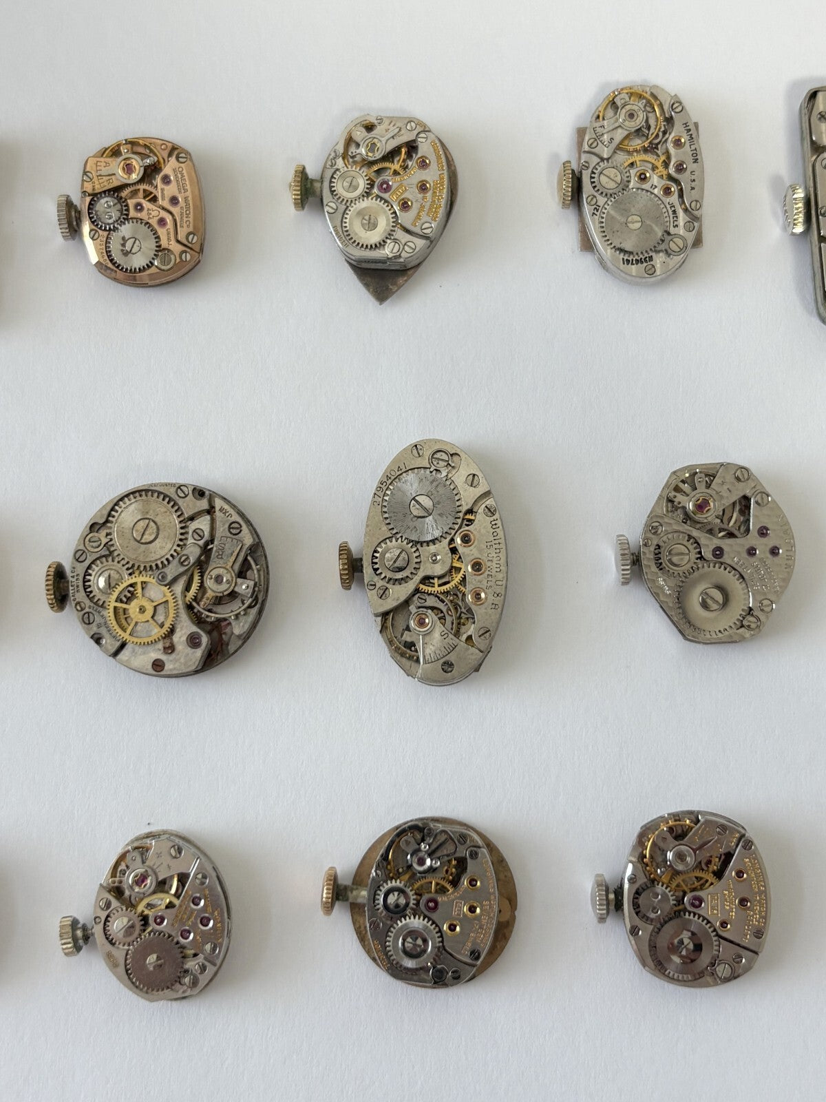 Ladies mechanical watch movements for parts or repair dial hands crown balance