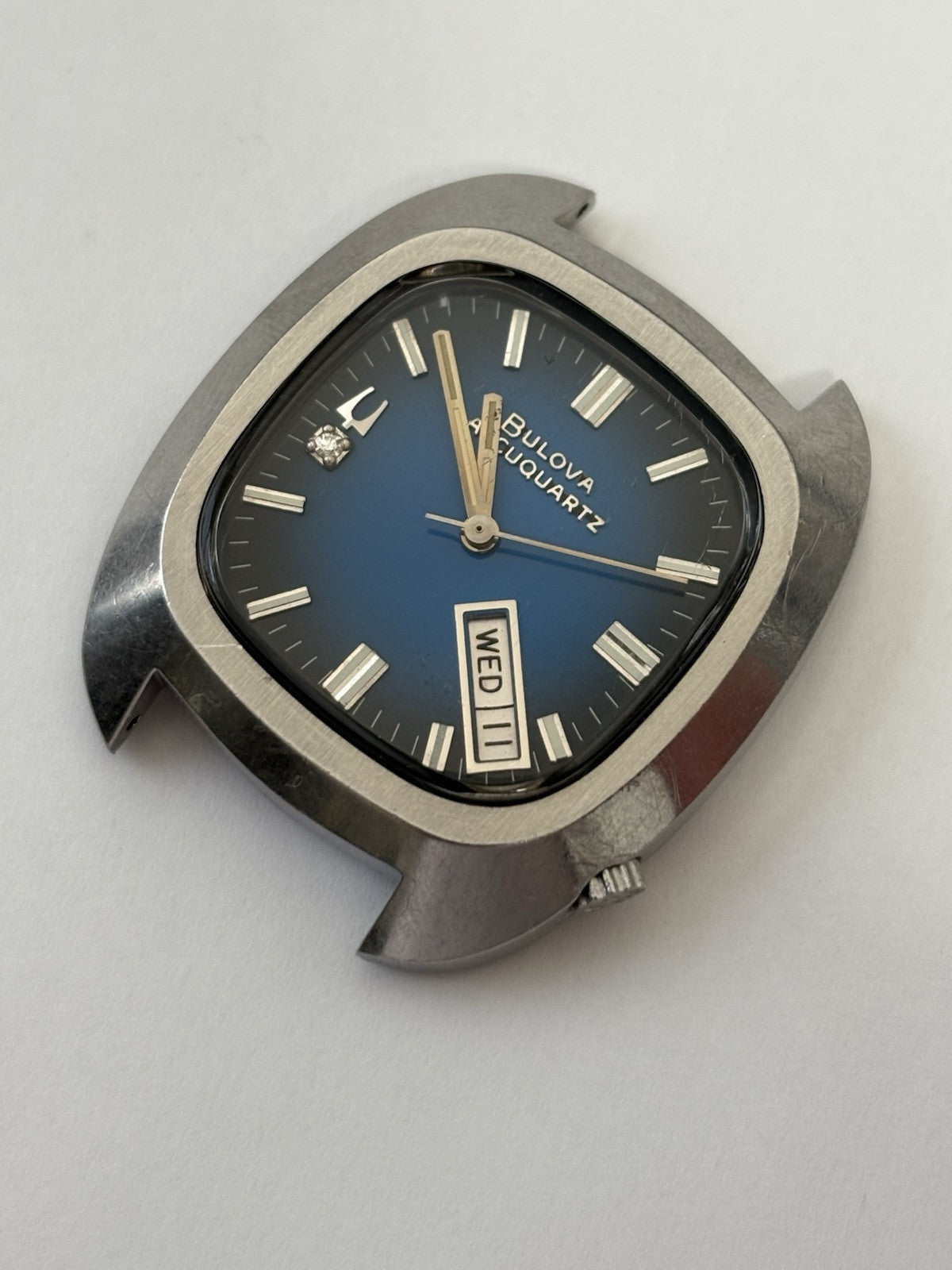 Vintage Bulova Accuquartz Accutron Day/Date Stainless Running 2240 42mm X 37mm